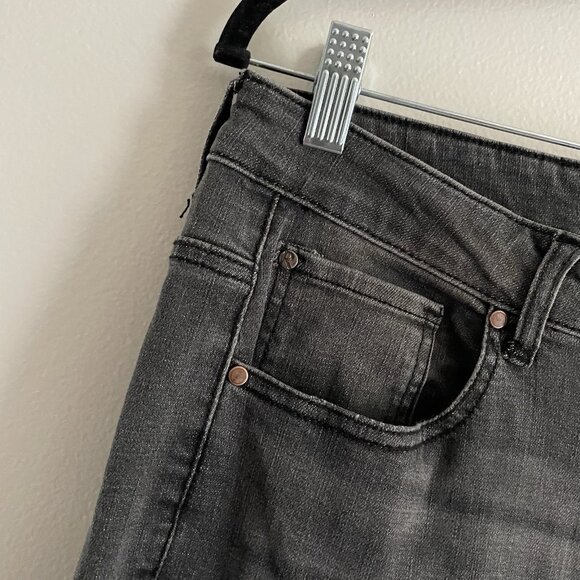 Risen Women Waist 32/Size 15 Charcoal Gray Raw Distress Hem 5-Pocket Denim Jeans - Picture 5 of 12